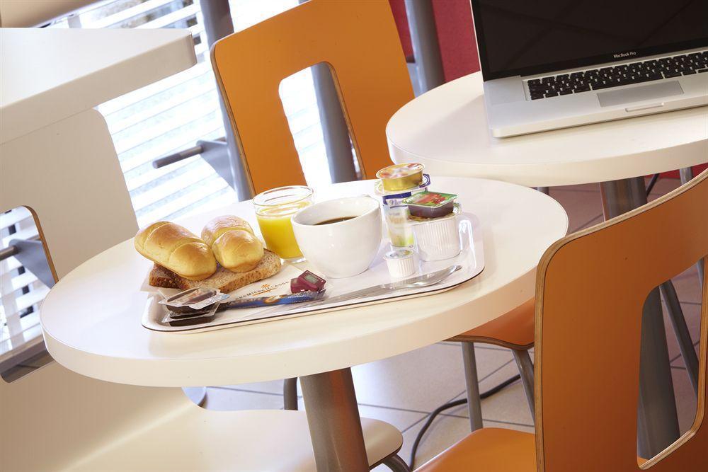 Premiere Classe Paris Ouest Pont De Hotel
