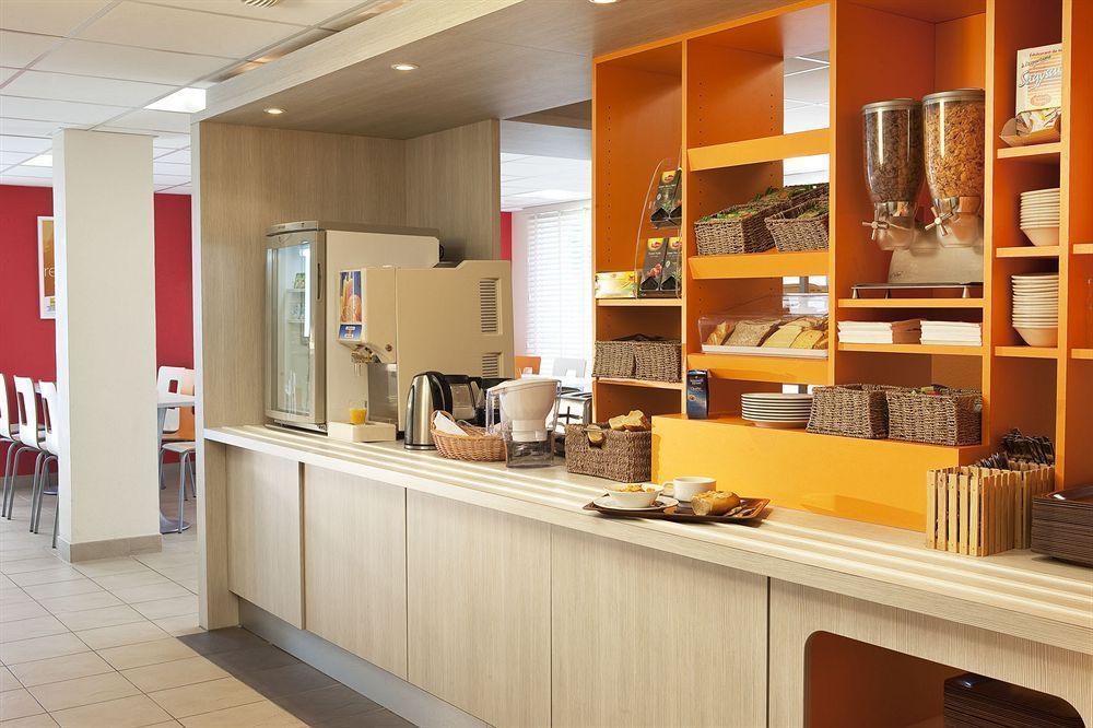 Premiere Classe Paris Ouest Pont De Hotel Suresnes